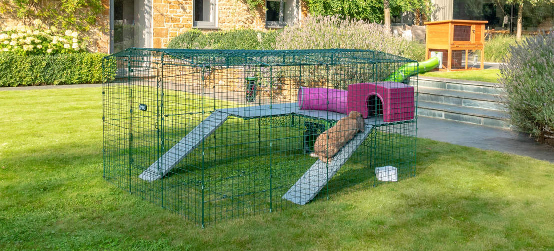 Adaptez votre système à tout moment. Dans cette image, un kit à deux panneaux a été agrandi avec un coin et un panneau d’extension. Adaptez votre système à tout moment. Dans cette image, un kit à deux panneaux a été agrandi avec un coin et un panneau d’extension.