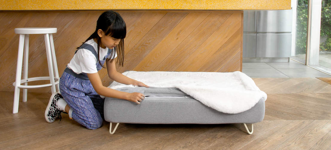 Les surmatelas s’enfilent facilement et offrent confort et flexibilité.