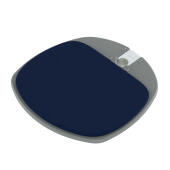 Plateforme extérieure en plastique gris avec accessoire coussin bleu pour le système de jeu de l'arbre à chat Omlet Freestyle 