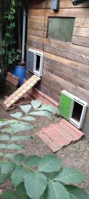 Porte automatique pour poulets