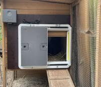 étable en bois habituelle avec auto-door 