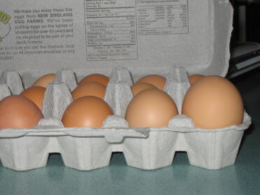 Wow, celui-ci ne rentrait presque pas dans la boîte à œufs recyclée et penser qu'Eggna était celui qui déposait tous les softies. C'est 80gms