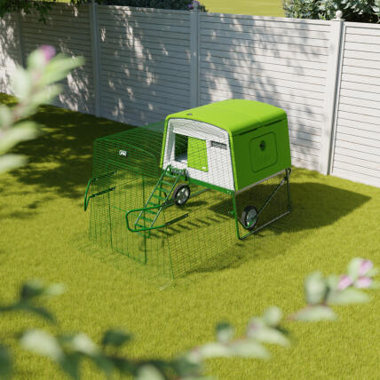 Eglu Cube avec enclos de 2 m, roues et poignées