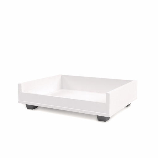 Un petit canapé-lit blanc de 24 places