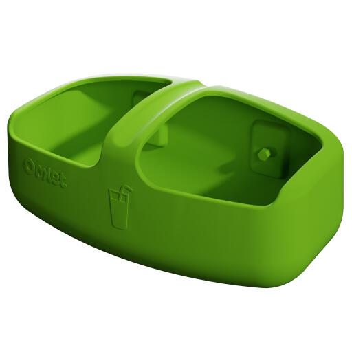 Green Eglu pro et Eglu Cube chicken drinker conçus par Omlet