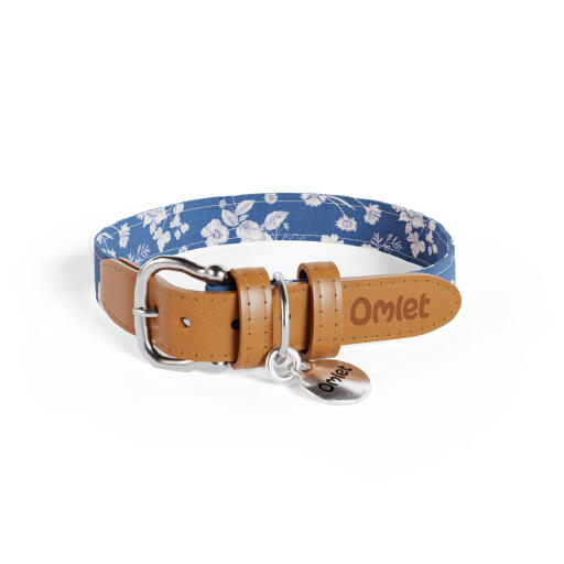 Collier pour chien moyen en porcelaine imprimée bleu fleuri gardenia par Omlet.