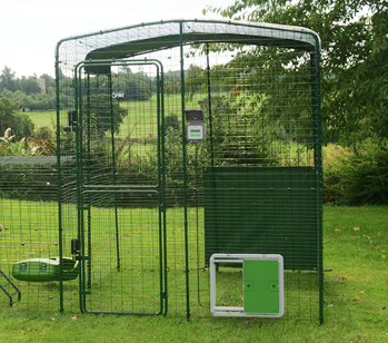 Porte Automatique sur un enclos Omlet