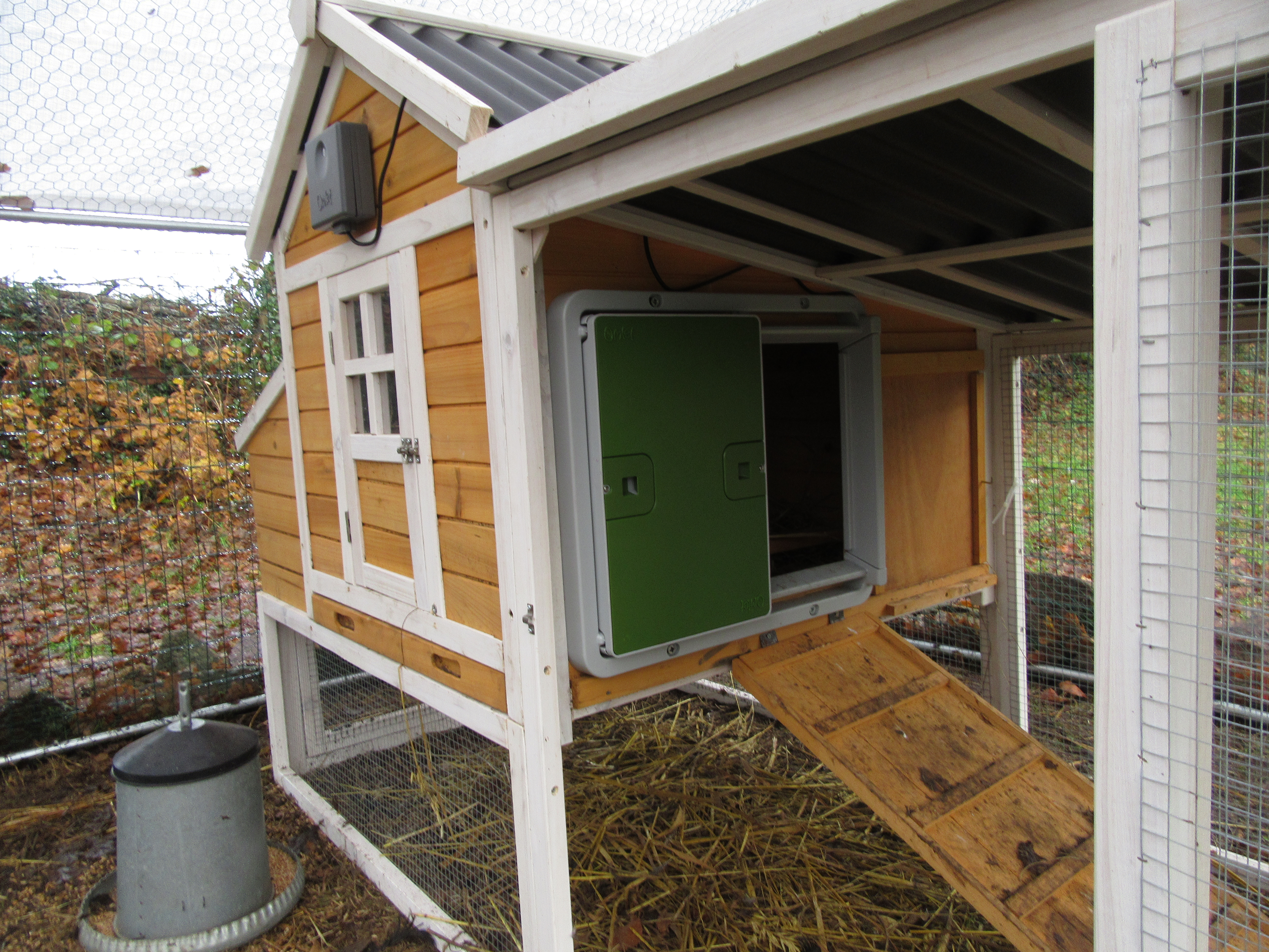 Poulailler En Bois Cote Fleurie 2 à 6 Poules Fabrication Française